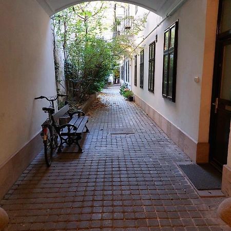 Happy Apartment In The Heart Of Budapest With 2 Rooms Екстер'єр фото