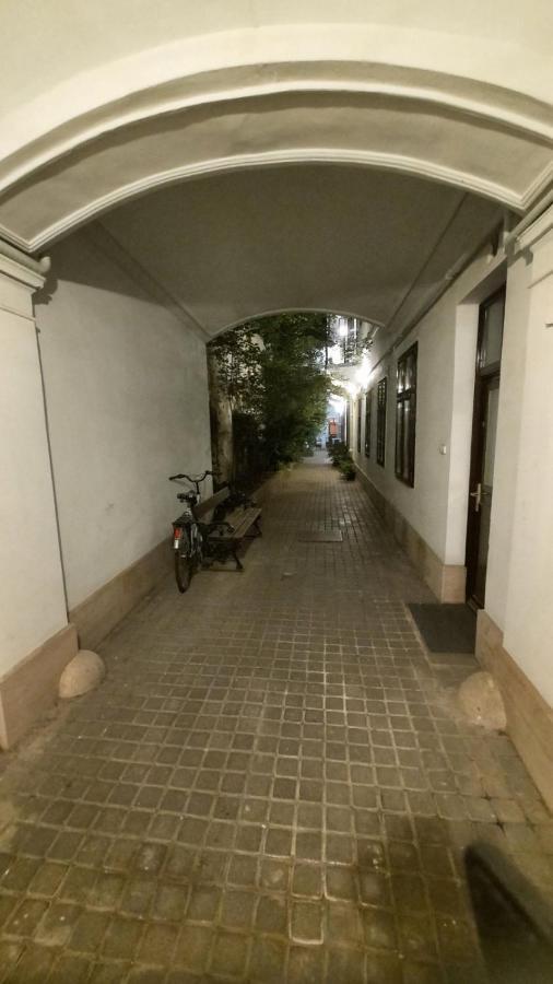 Happy Apartment In The Heart Of Budapest With 2 Rooms Екстер'єр фото