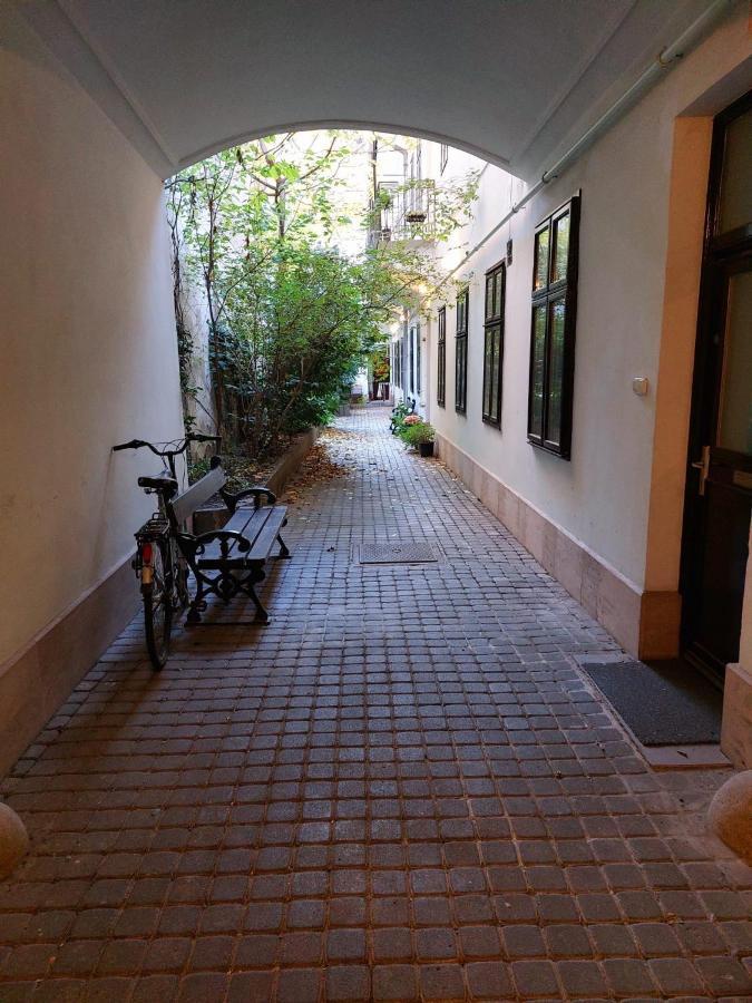 Happy Apartment In The Heart Of Budapest With 2 Rooms Екстер'єр фото